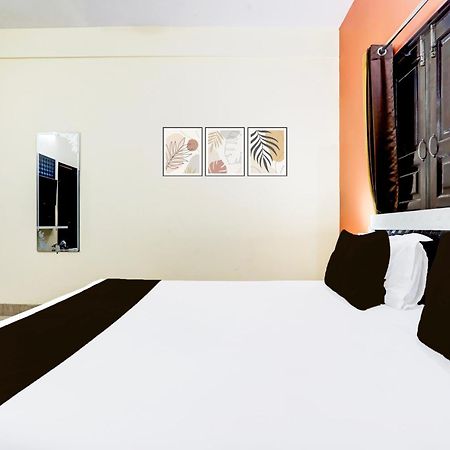 ורנאסי Hotel O R B Palace מראה חיצוני תמונה