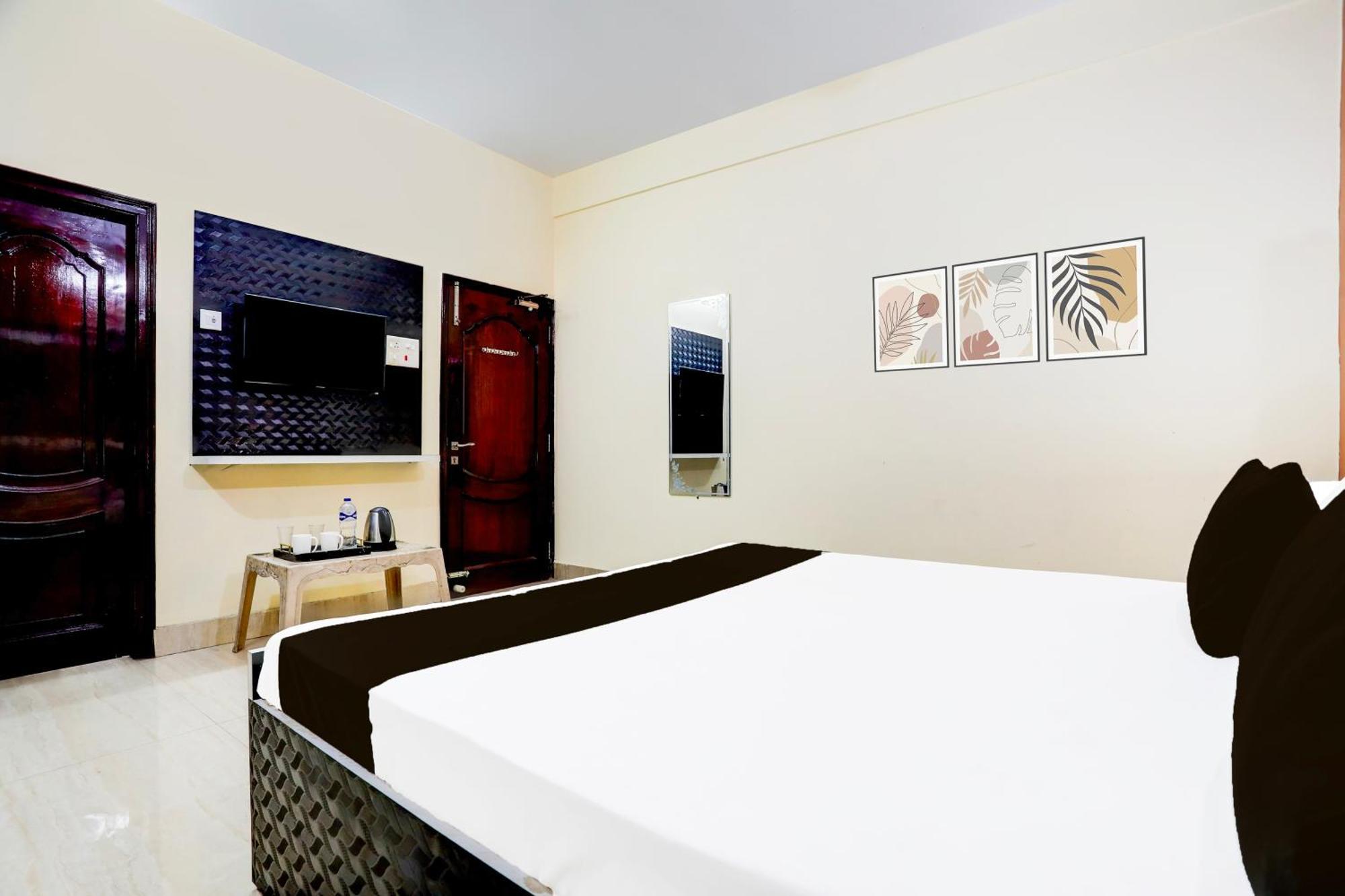 ורנאסי Hotel O R B Palace מראה חיצוני תמונה