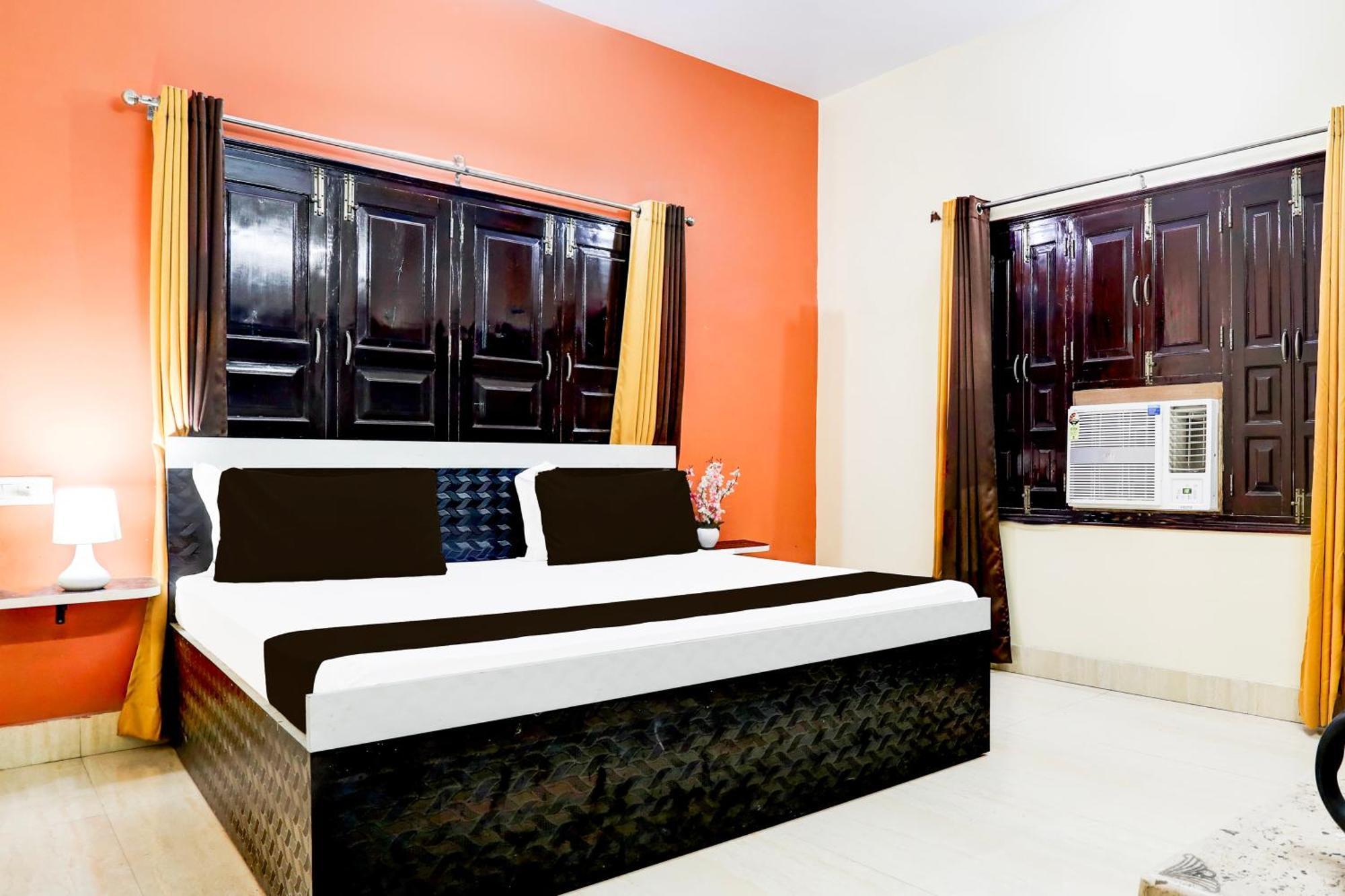 ורנאסי Hotel O R B Palace מראה חיצוני תמונה