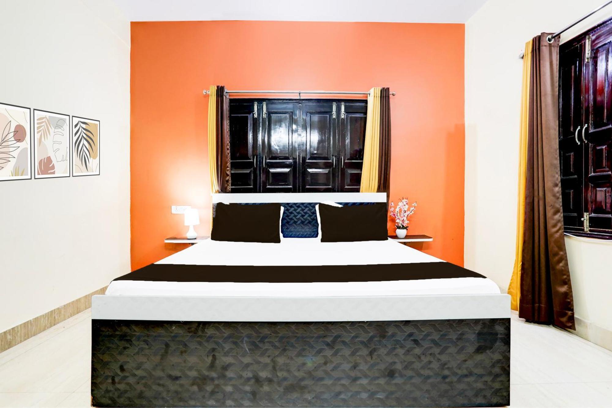 ורנאסי Hotel O R B Palace מראה חיצוני תמונה