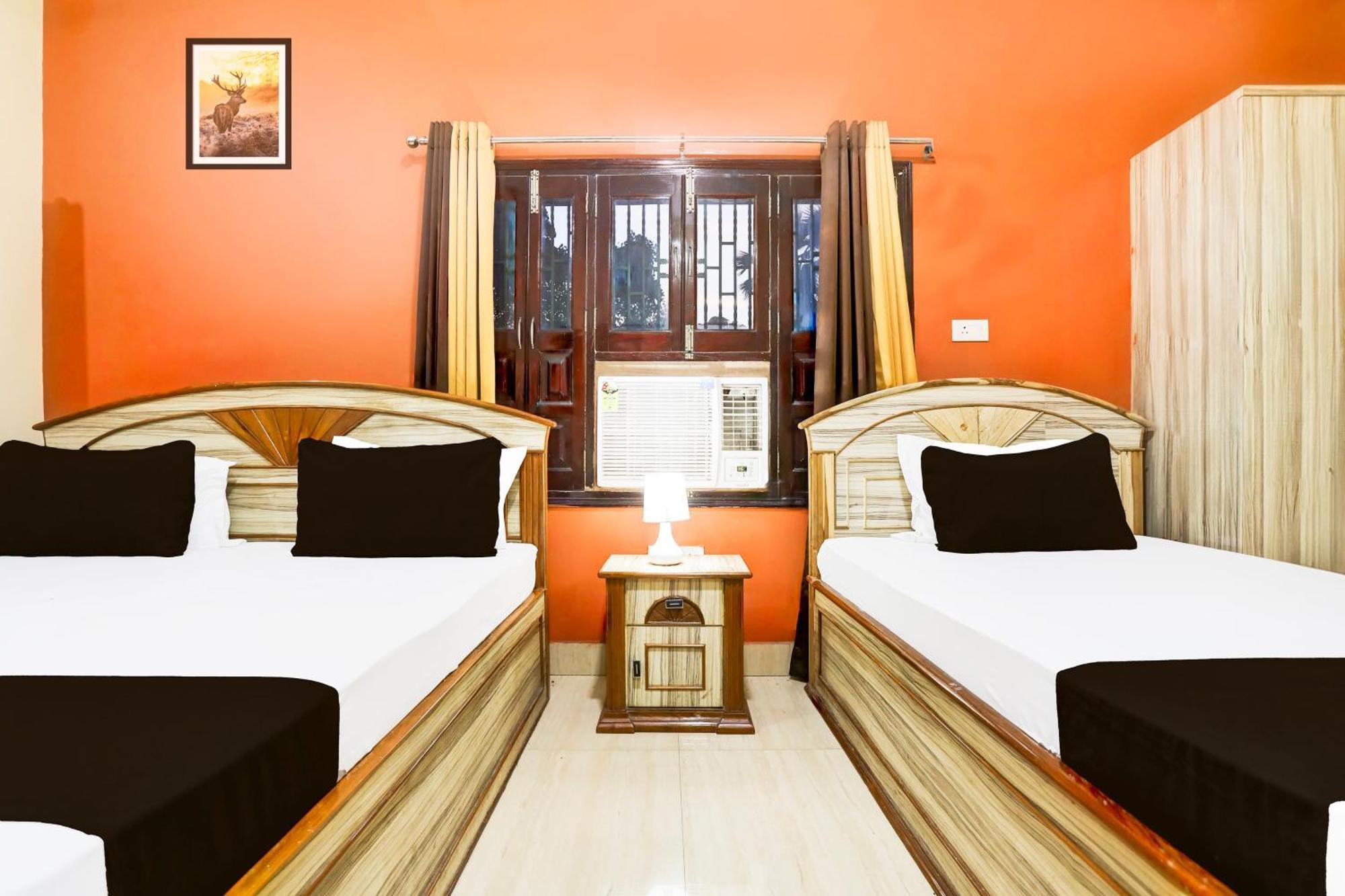 ורנאסי Hotel O R B Palace מראה חיצוני תמונה