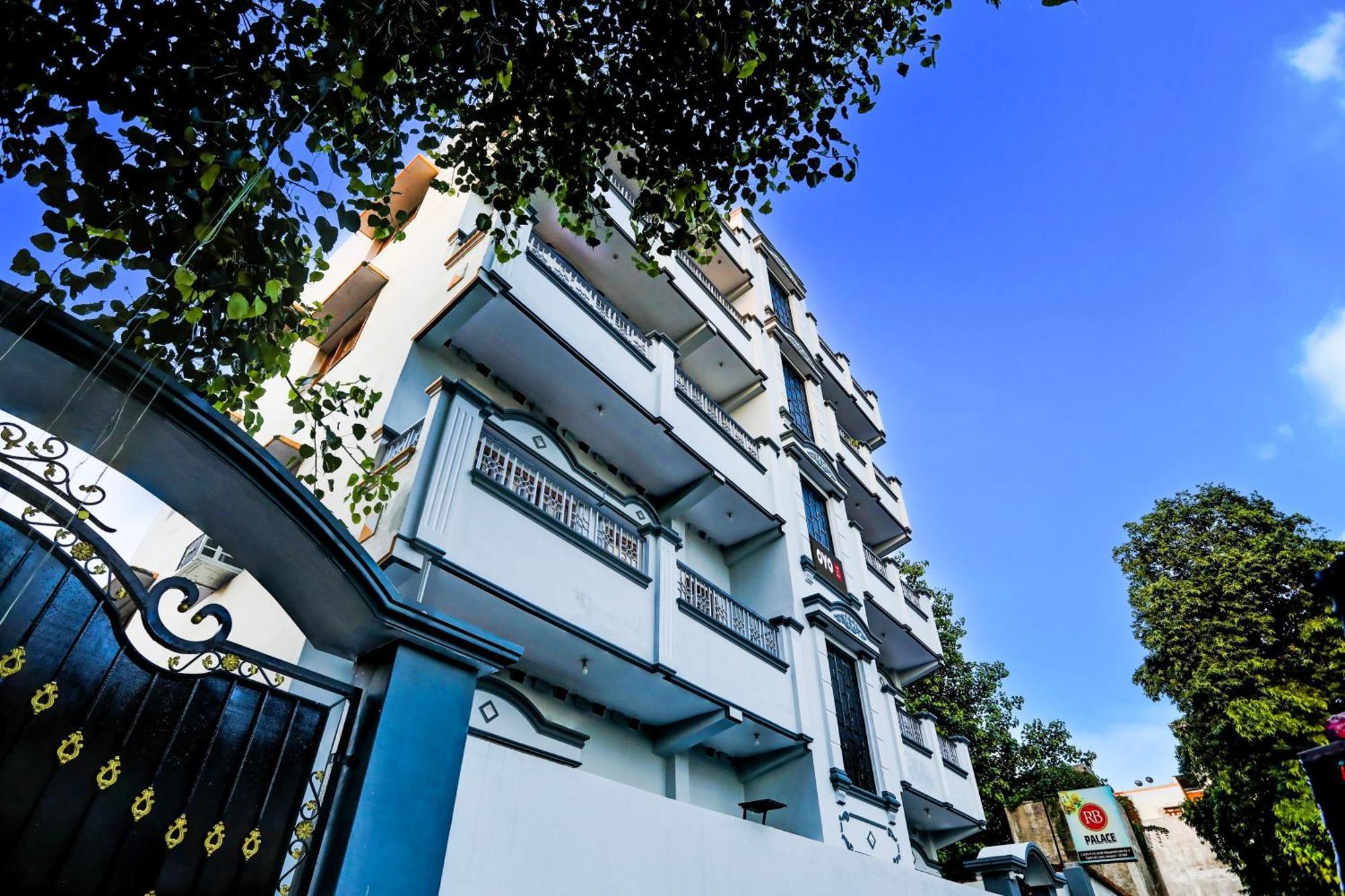 ורנאסי Hotel O R B Palace מראה חיצוני תמונה